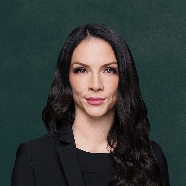 Laura Phypers Headshot